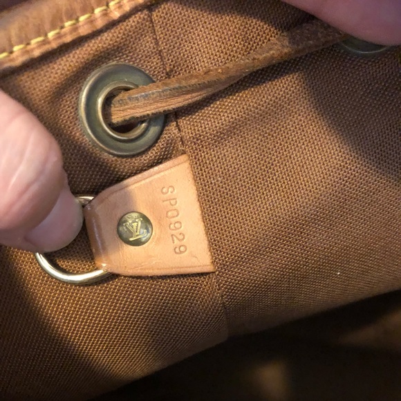 ❌SOLD❌ Authentic Louis Vuitton Montsouris backpack - Picture 8 of 8